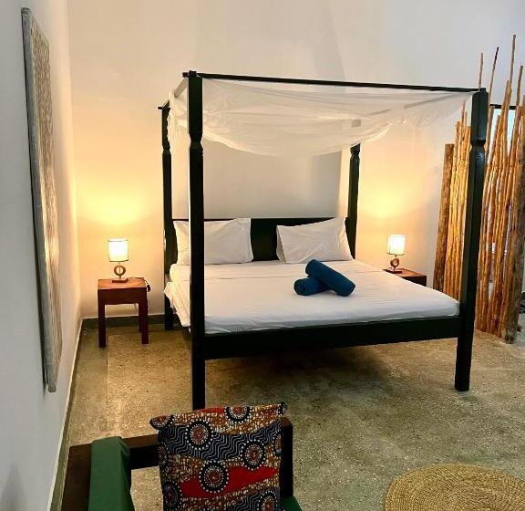 スーペリアの４人部屋, Promised Land Lodge