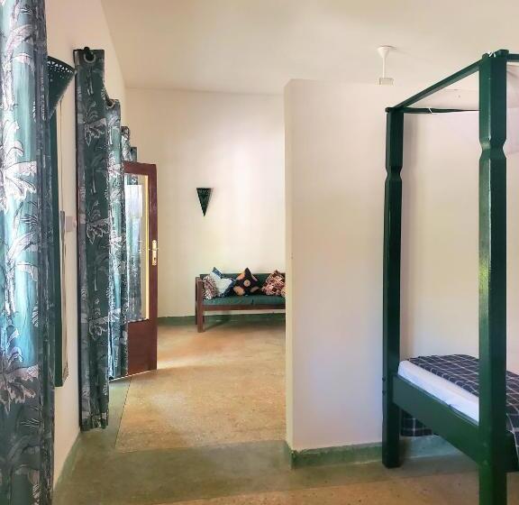 スーペリアの４人部屋, Promised Land Lodge