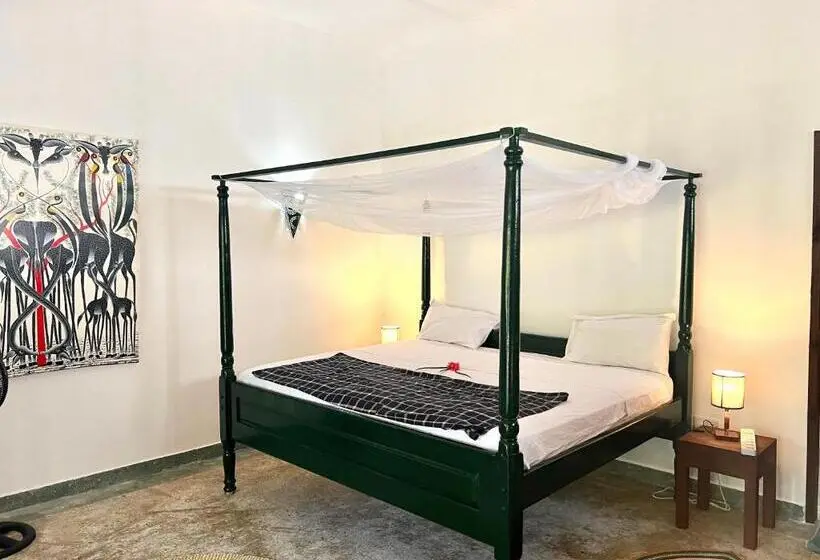 اتاق سوپریور سه تخته, Promised Land Lodge