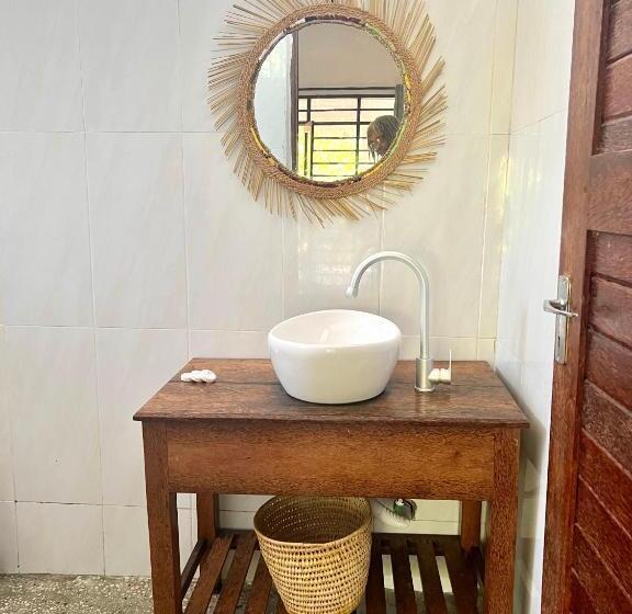 スーペリアトリプルルーム, Promised Land Lodge