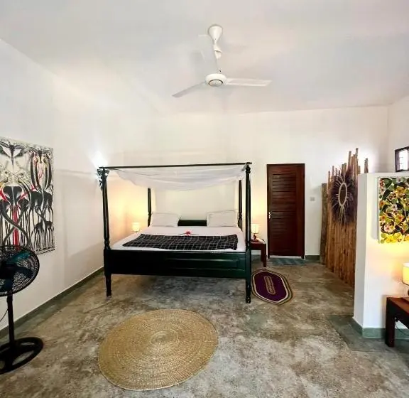 اتاق سوپریور سه تخته, Promised Land Lodge