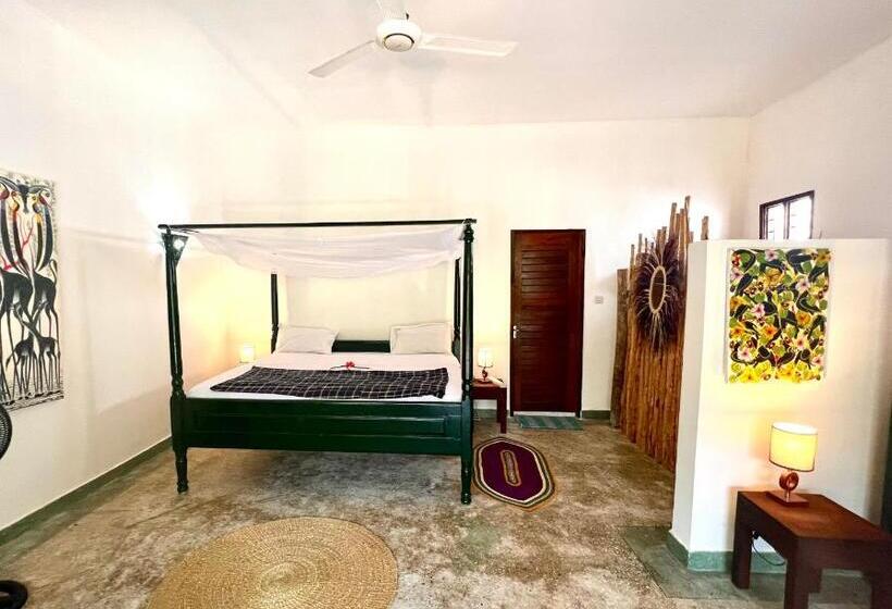 スーペリアトリプルルーム, Promised Land Lodge