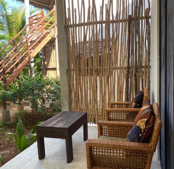 スタンダードルーム, Promised Land Lodge