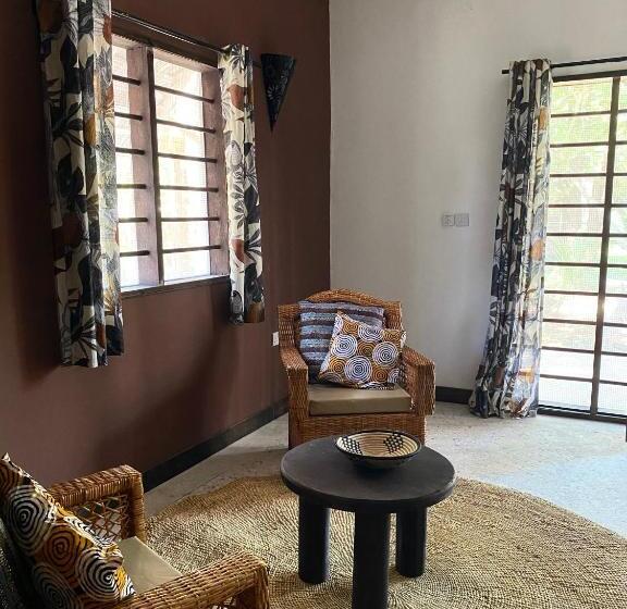 スタンダードルーム, Promised Land Lodge