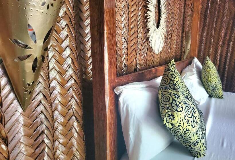 エコノミールーム, Promised Land Lodge