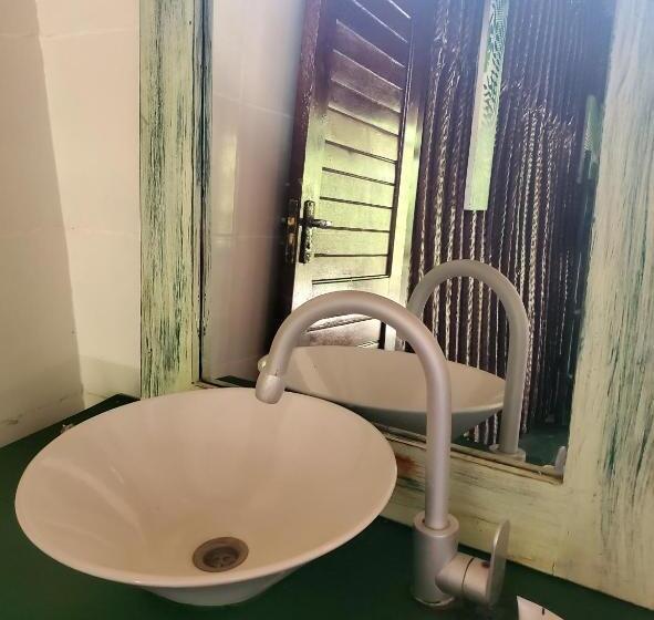 エコノミールーム, Promised Land Lodge