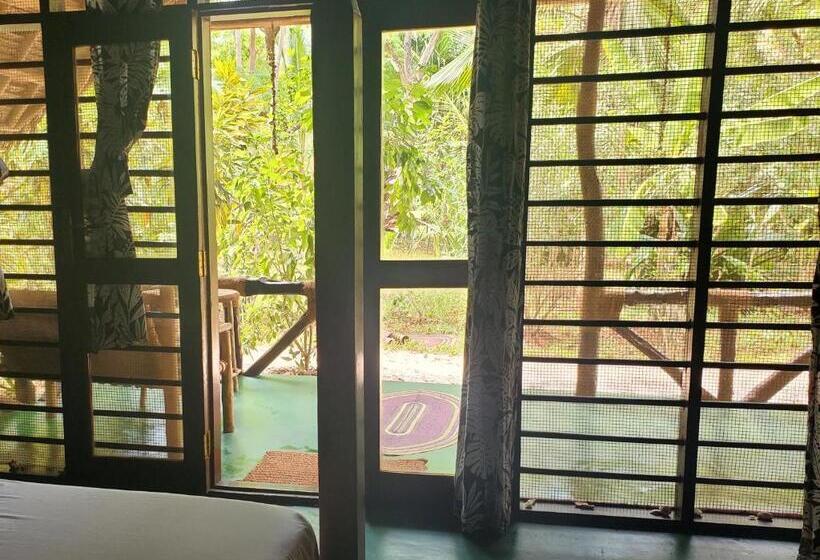 エコノミールーム, Promised Land Lodge