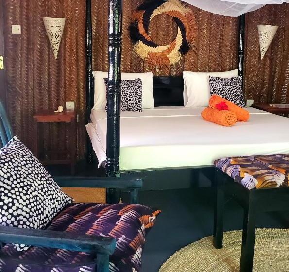 エコノミー４人部屋, Promised Land Lodge