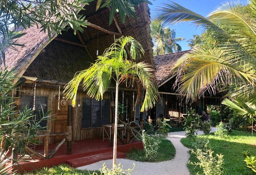이코노이 4인룸, Promised Land Lodge