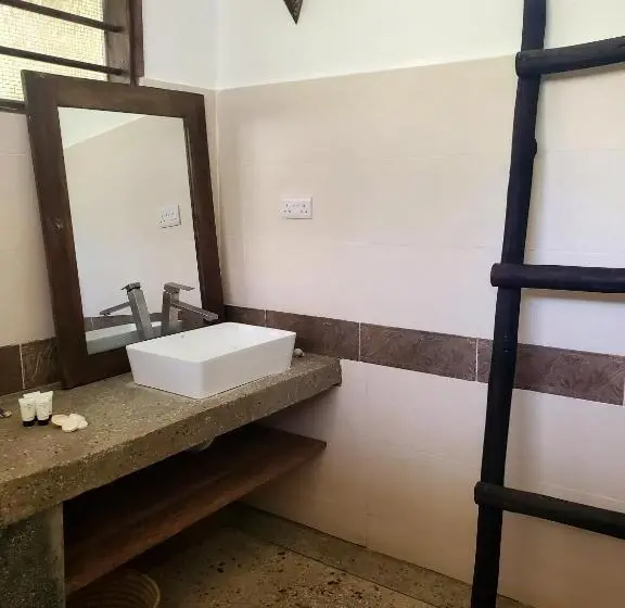 اتاق سوپریور چهار تخته, Promised Land Lodge