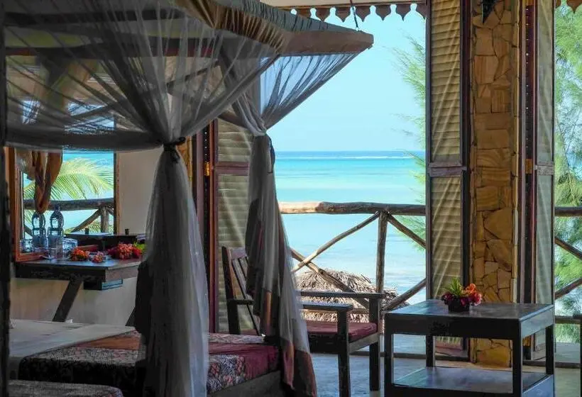 Triple Room Sea View, Seasons Lodge Zanzibar