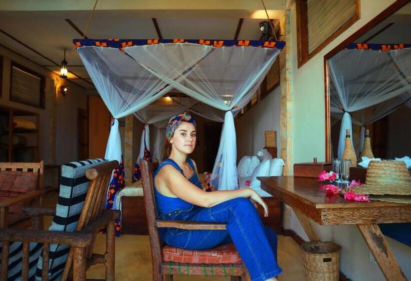 Triple Room Sea View, Seasons Lodge Zanzibar