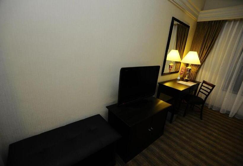 חדר דלוקס, The Katerina