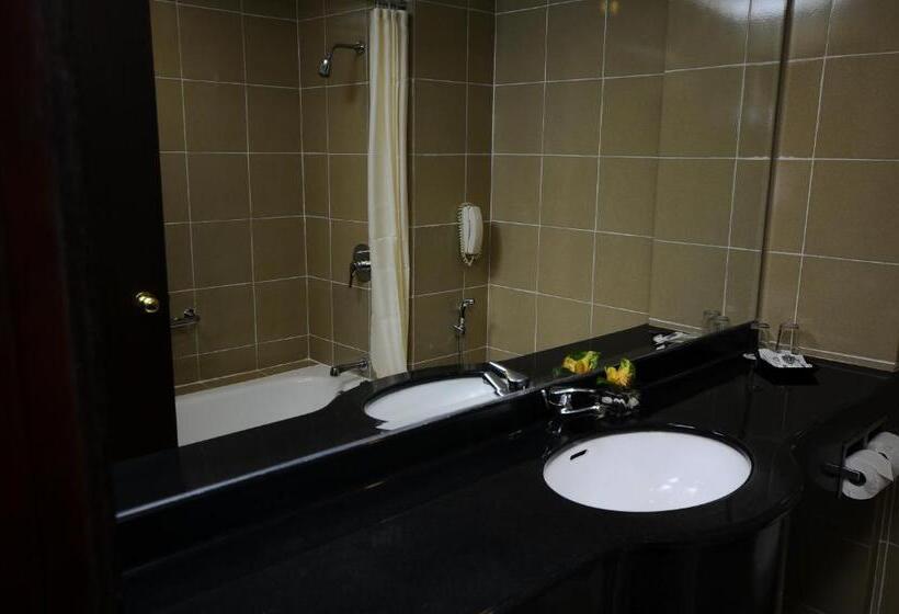 חדר דחוקס עם מיטת קינג, The Katerina