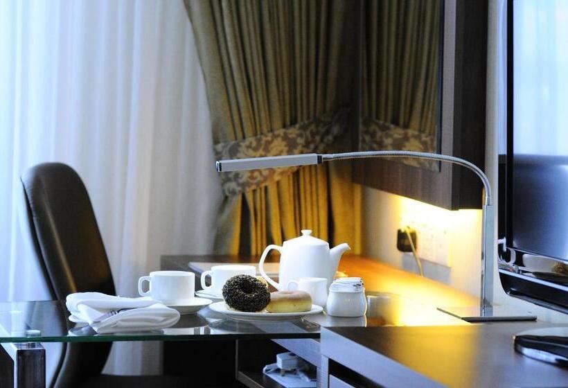 סוויטת ג'וניור, The Katerina