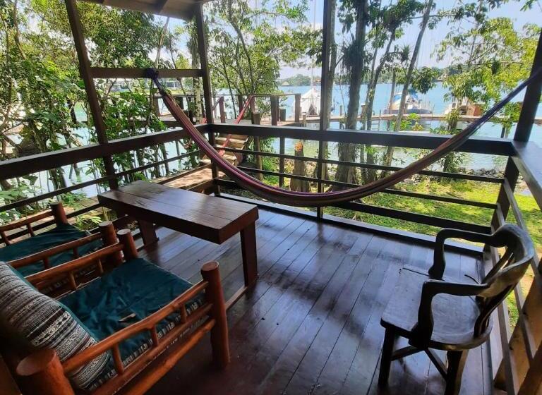 بانگلوی استاندارد, Tortugal Boutique River Lodge