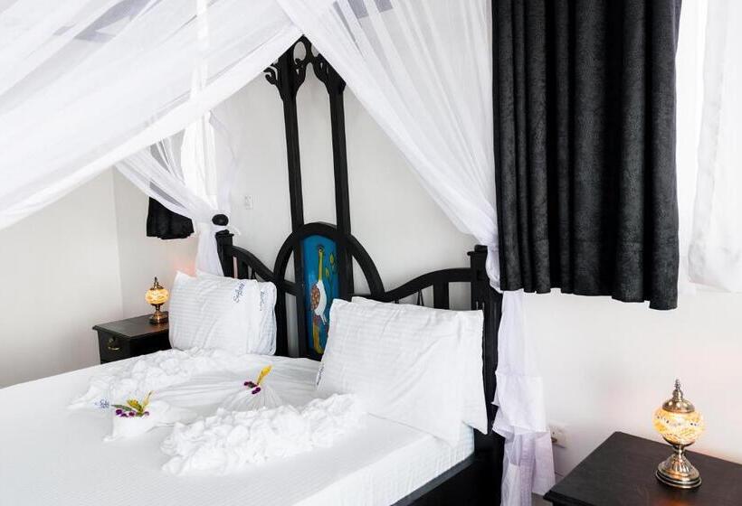 스위트 킹사이즈 침대, Sofia Sea View