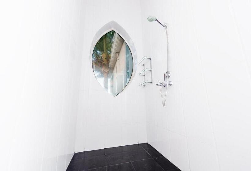 스위트 킹사이즈 침대, Sofia Sea View