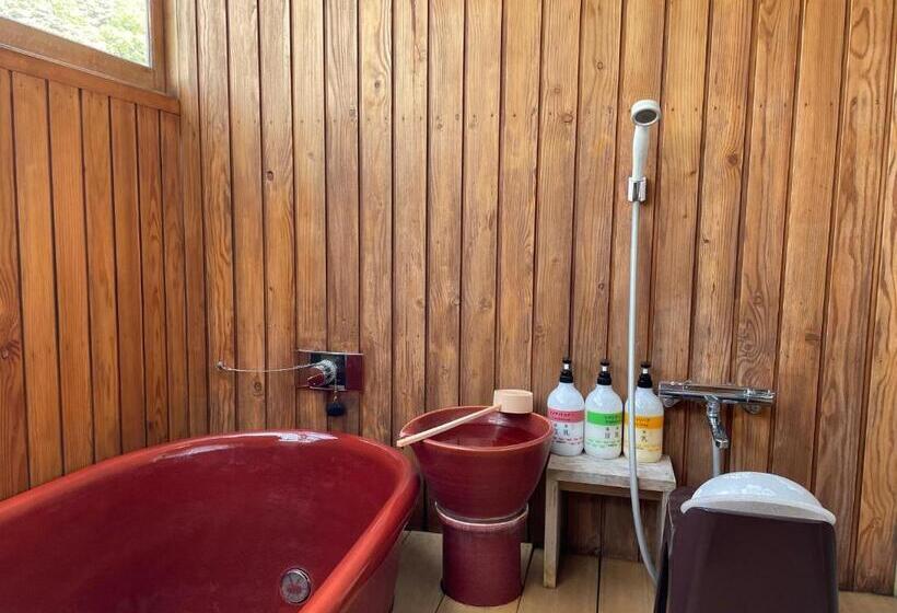 Habitació Estàndard, Kouragi