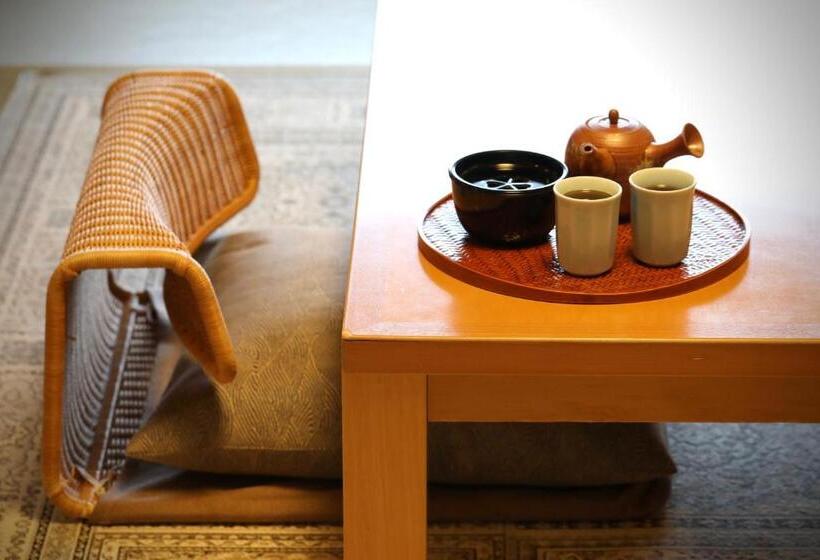 Habitació Estàndard Bany Compartit, Kouragi