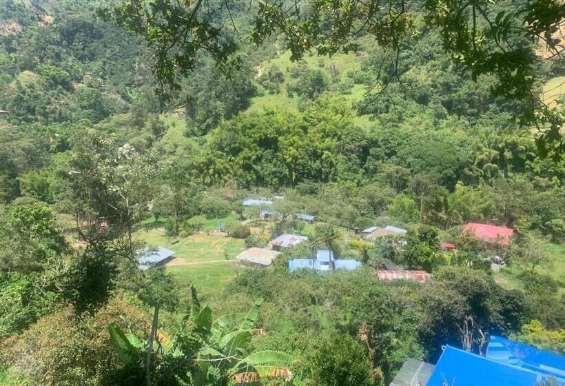 Семейный Номер, Kynzha   Cañon Del Combeima