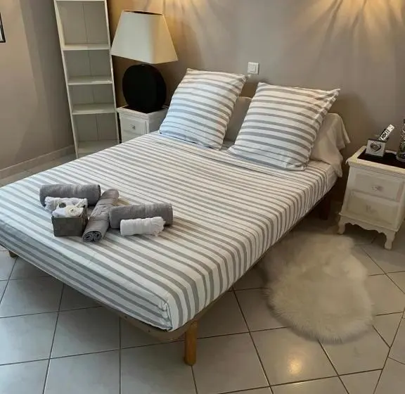 اتاق استاندارد با چشم‌انداز باغ, Chambre Amandier