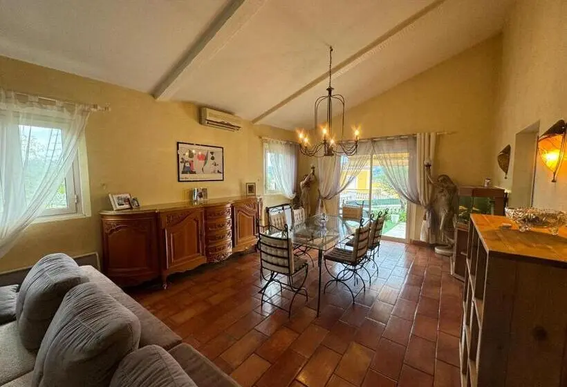 اتاق استاندارد با چشم‌انداز باغ, Chambre Amandier