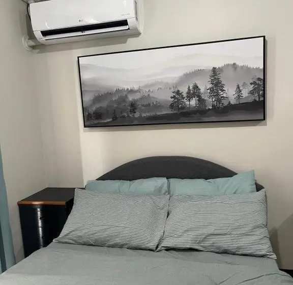 Chambre Economy, Ellie