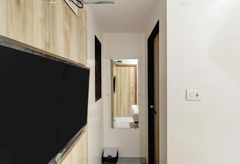 اتاق استاندارد یک نفره, Enigma Inn