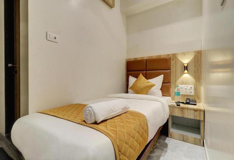 اتاق استاندارد یک نفره, Enigma Inn