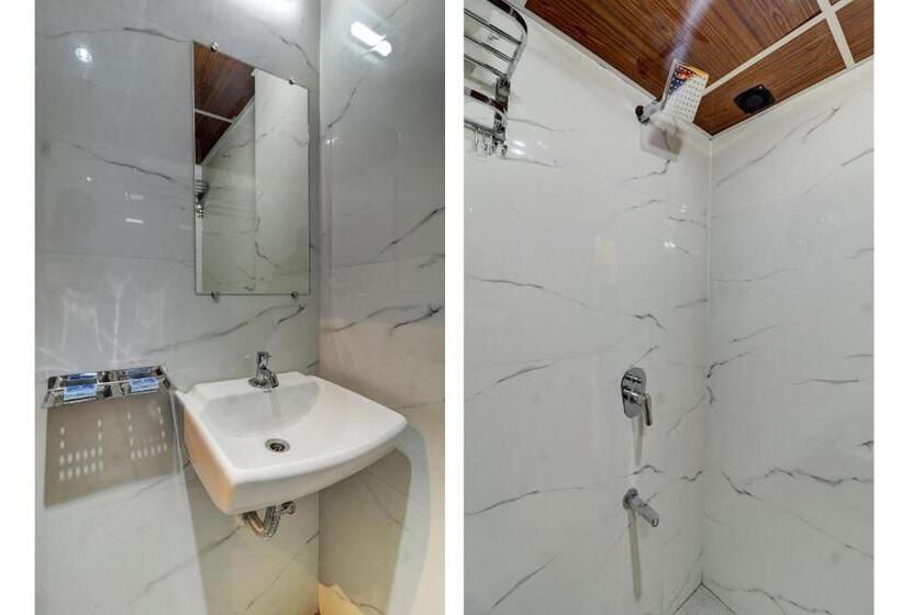 اتاق استاندارد سه نفره, Enigma Inn