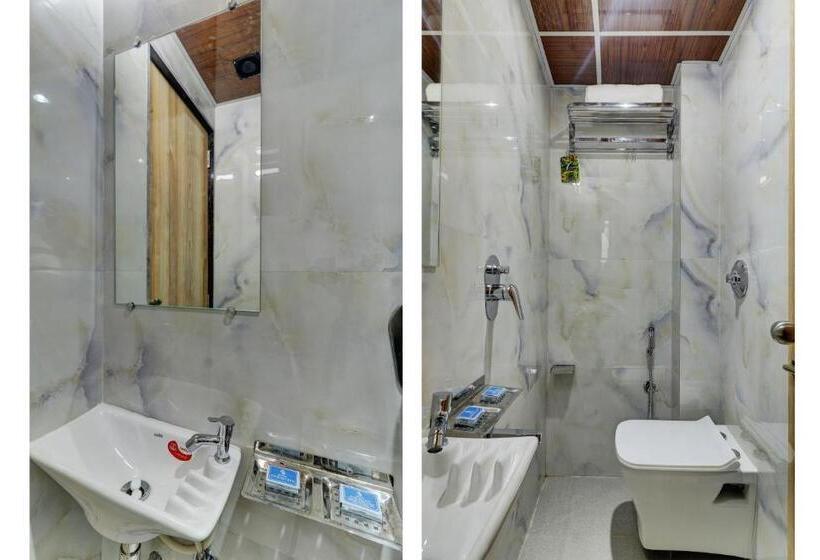 اتاق استاندارد سه نفره, Enigma Inn