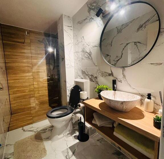 Quarto Estandar, Casa Coman