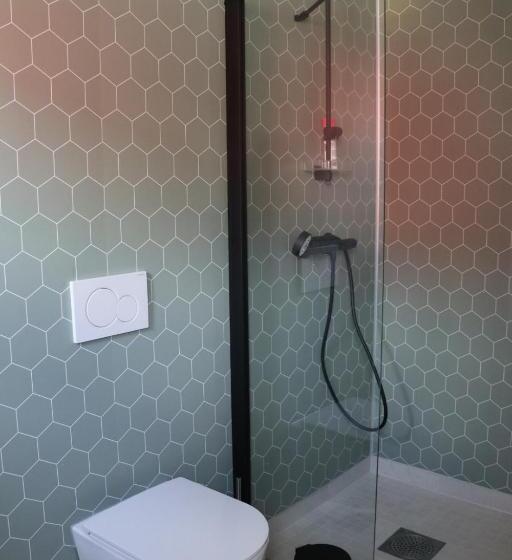 غرفة قياسية حمام مشترك, Gammelbutikken Gjestegiveri