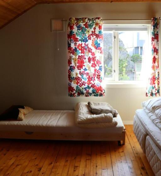 Трехместный Номер Стандарт Совместная Ванная, Gammelbutikken Gjestegiveri