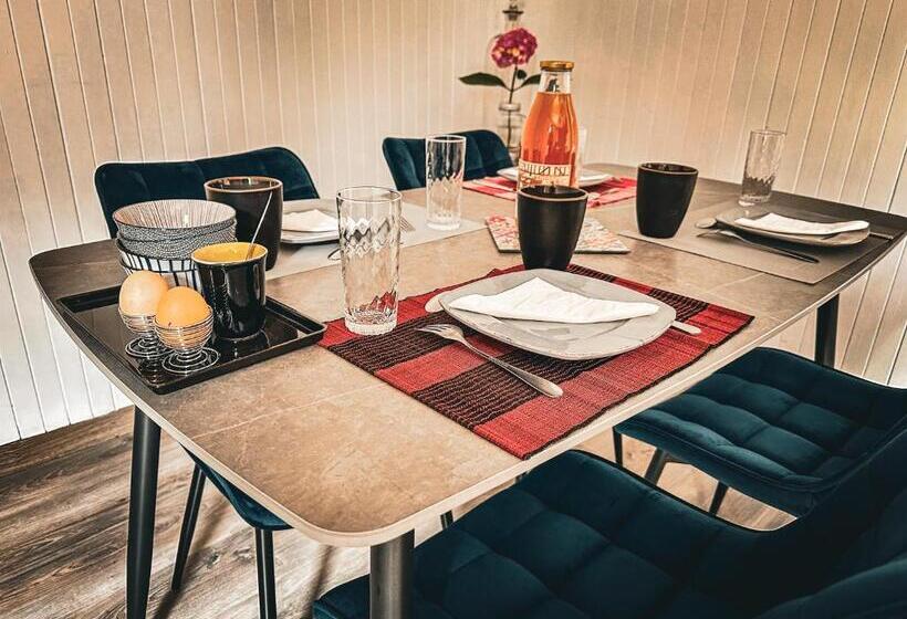 غرفة قياسية ثلاثية, Le 105, Honfleur