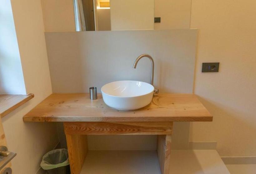 غرفة قياسية ثلاثية مزودة بشرفة, Agriturismo Mirtilla