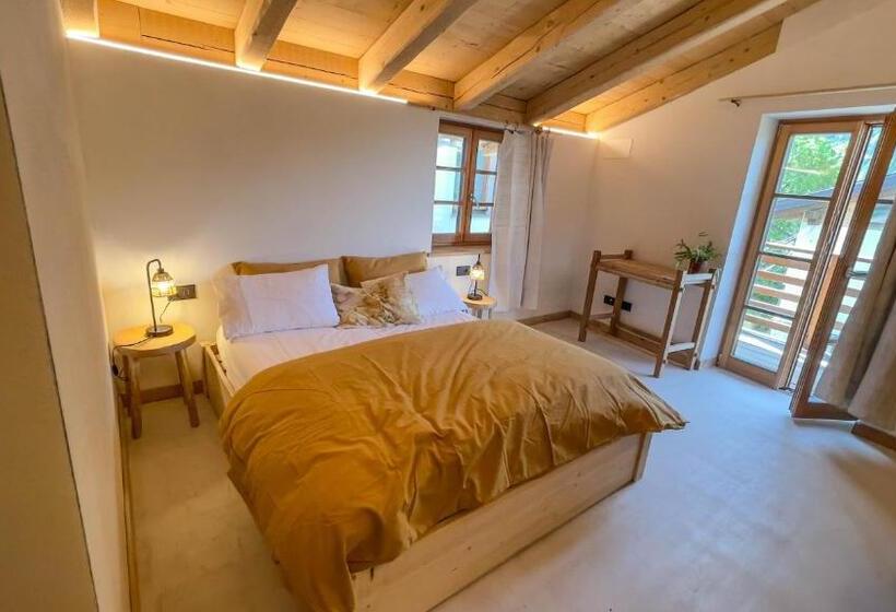غرفة قياسية ثلاثية مزودة بشرفة, Agriturismo Mirtilla