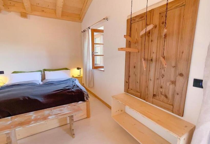 غرفة قياسية مزوَّدة بشُرفة, Agriturismo Mirtilla