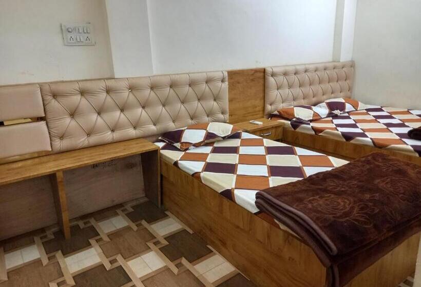 غرفة ديلوكس عائلية, Yuvan Palace