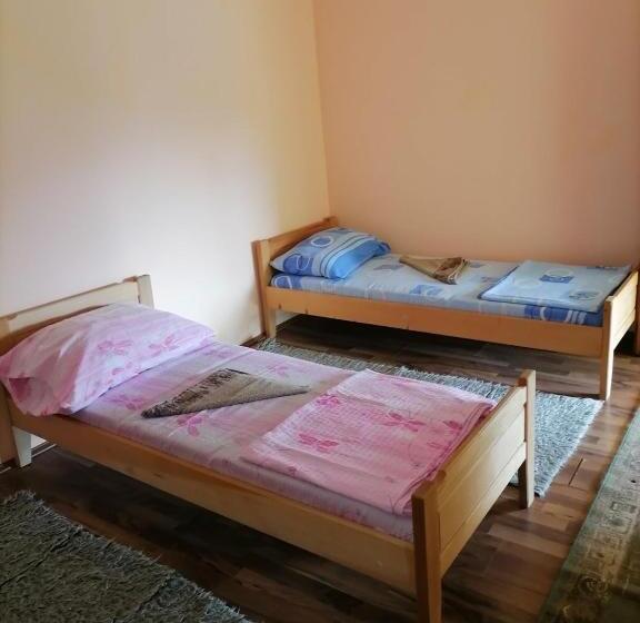 اتاق استاندارد چهار تخته, Guesthouse Djuro
