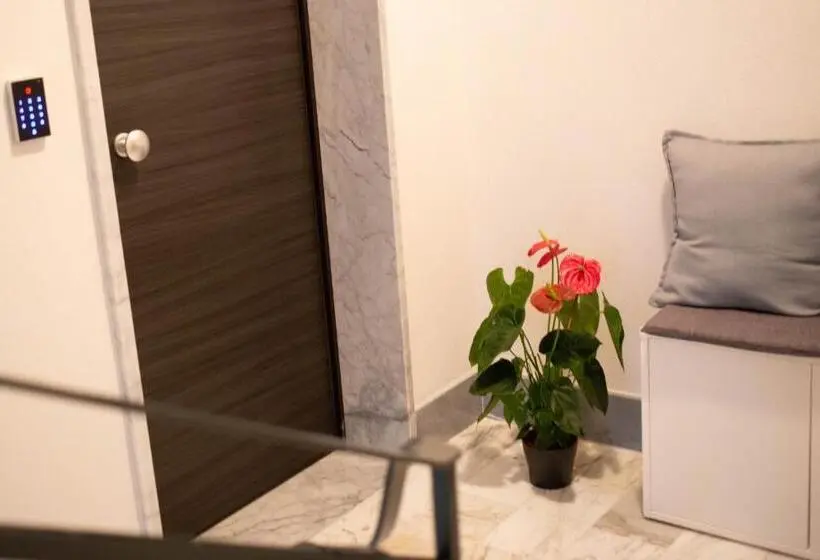 海の見えるスタンダードスタジオ, La Casa Di Mest Pepp