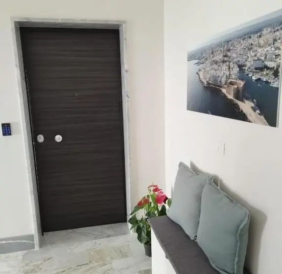 海の見えるスタンダードスタジオ, La Casa Di Mest Pepp