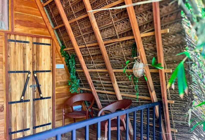 Трехместный Номер Стандарт Вид на Бассейн, Tantor Resort Habarana