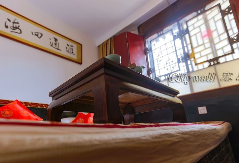 جناح عائلي, City Wall Old House.ji Residence