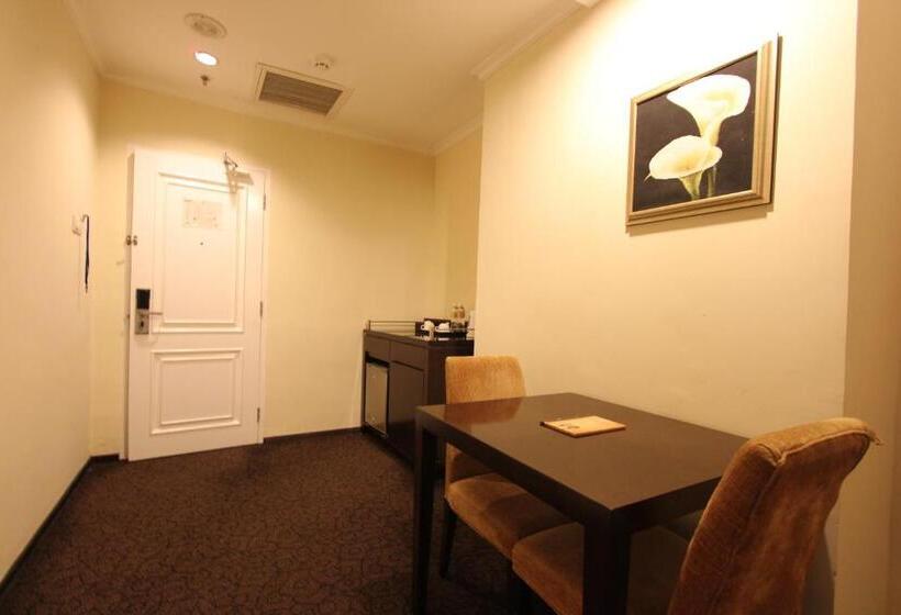 جناح جونيور, Harmoni One Convention Hotel And Service Apartments