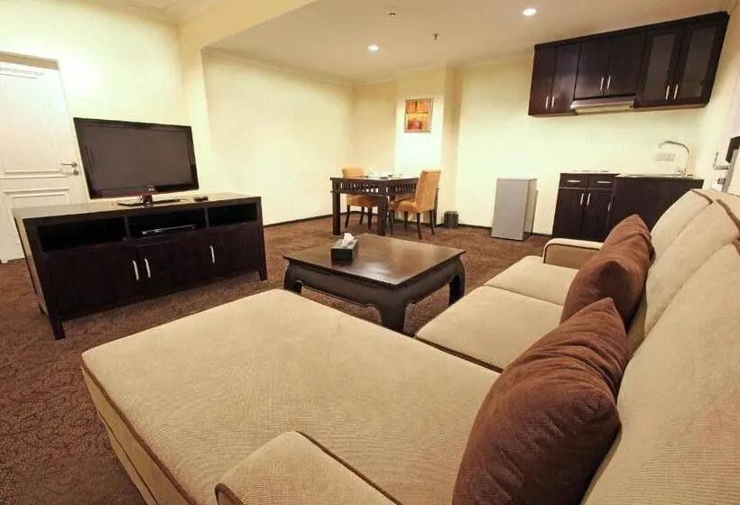 Suite with Pool, Harmoni One Convention Hotel And Service Apartments