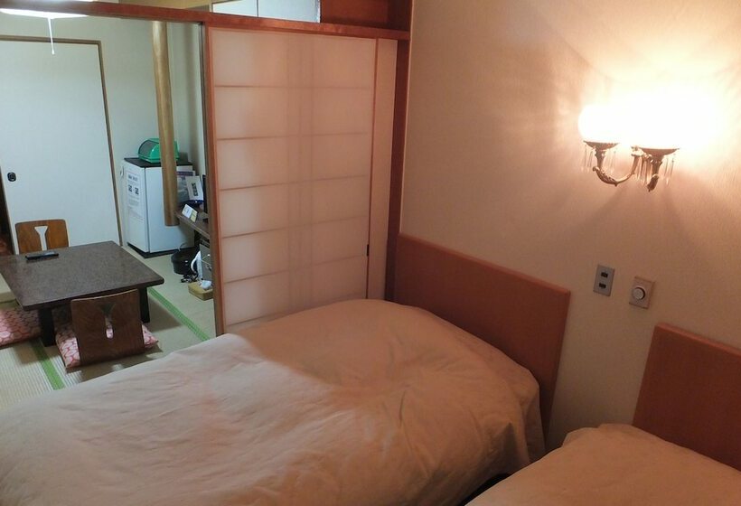 חדר סטנדרט, Akakura Wakui