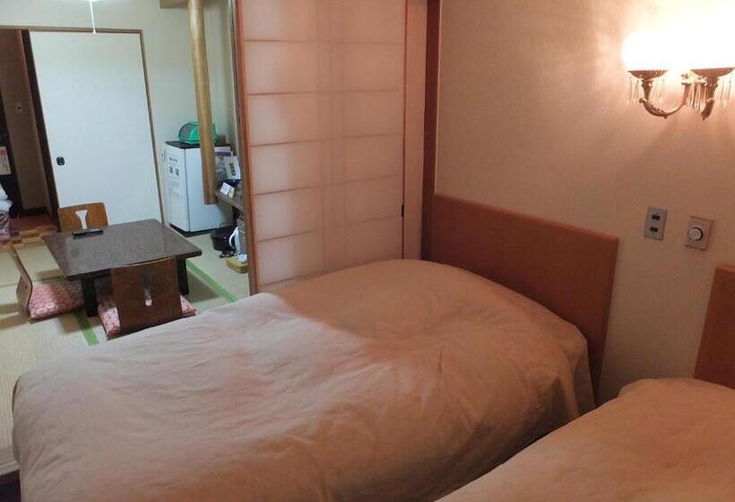 חדר סטנדרט, Akakura Wakui