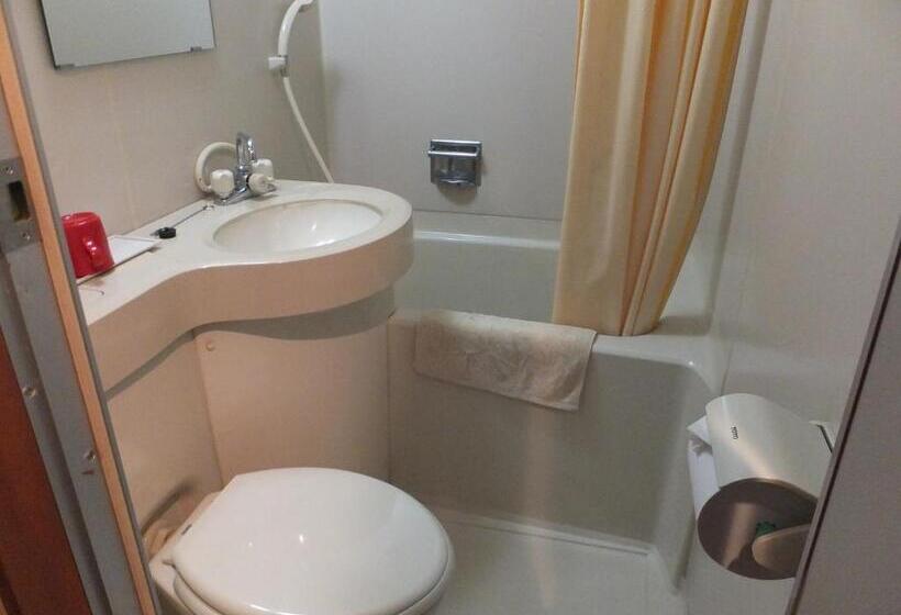 חדר סטנדרט יחיד, Akakura Wakui